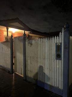 Private Room Home Feels Bentleigh 1 min to train - 1
