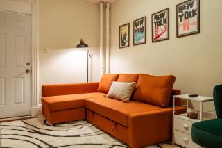 Modern Comfort Minutes from NYC, Free Parking - 2