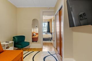 Modern Comfort Minutes from NYC, Free Parking - 3