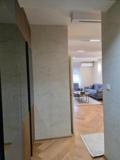 Apartmani Central 5 & Free Parking - 1