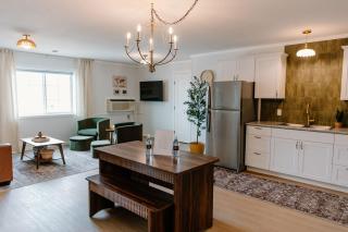 Spacious 1BR Loft in La Crete - Full Kitchen - 0