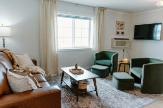 Spacious 1BR Loft in La Crete - Full Kitchen - 6