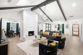 Spacious 5BR Pool Backyard Upscale Dallas Home - 9