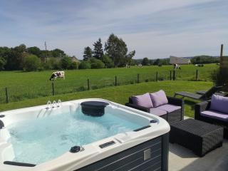 Cozy house with private hot tub, near Brocéliande - 0
