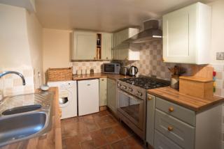 18th Century Grade 2 Listed Weavers Cottage - 3