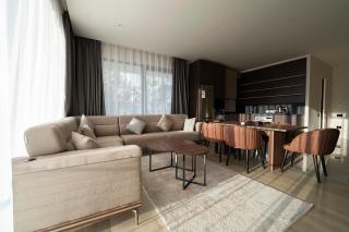 Luxury 3BR Apartment in Sea Breeze Ideal for Families - 6