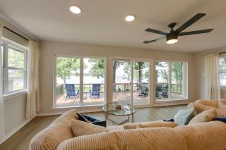 Waterfront Cedar Creek Lake Gem: Near Marina! - 6