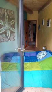 Maison d'artiste au pied des arbres - 1