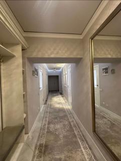 3-Bedroom Apartment with Living Room in City Center - 4