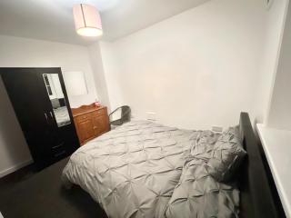 Stylish Refurbished London Home - Family, Friends & Business Travellers Retreat near Wimbledon, Sleeps 6, Free Street Parking - 5