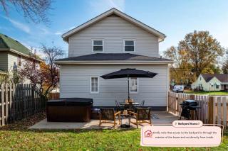 Spacious 4 Bedroom Sleeps 10 with Sauna and Hot Tub - 9