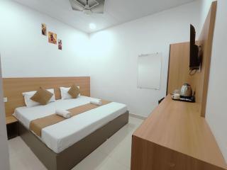 Golden Oak- 5 min walk from golden temple - 4