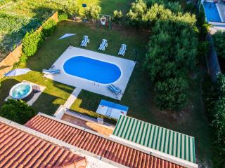 Holiday Villa With Pool & Jacuzzi - 4