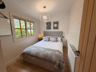 White River Retreats luxury lodges with Private Wood Fired Hot Tubs - 5