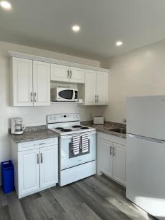 Riverfront Studios Inn - 5