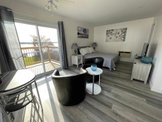 Riverfront Studios Inn - 4