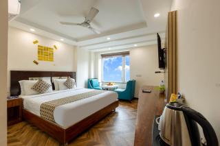 Hotel Neu Villa, City Centre - 5 Minute from Connaught Place & NDLS Station - 9