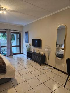 Stunning Apartment In Fourways - 6