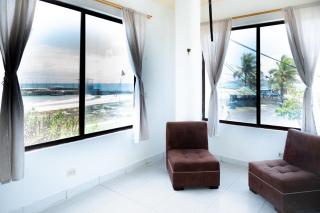 Oceanfront Apartment with Starlink internet - 8