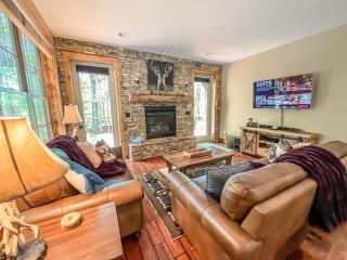 Amazing Outdoor Space with Amenities Galore Hot Tub Fire Pit and More - 8
