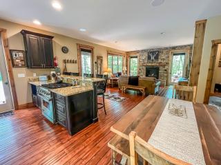 Amazing Outdoor Space with Amenities Galore Hot Tub Fire Pit and More - 7