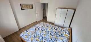 Ira's Square 2 Bedroom Free Parking - 1