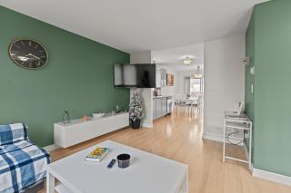3 Bedroom suite Upper Level of House 8 guests - 6