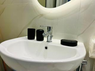 Baron & Korba Luxury Apartment Prime Heliopolis - 4