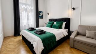 Top Central Cozy Nest 3Bdr - Steps to Main Attractions - 0