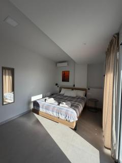 MC Luxury Living - 3