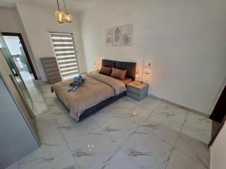 Rooftop Pool, Luxury Apartment in Sliema - 5