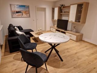Kleines Schwalbennest - 1