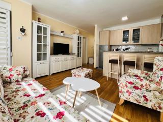Cosy Home with Balcony, Netflix & Fast WiFi, Self Check-in - 8