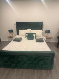 Woodland lodge green room - 4