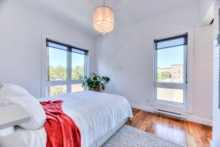 Montreal Urban Oasis 31 Day Minimum 2BR Top Floor Condo Garage Walkscore 100 - 9