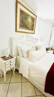 Tay Luxury Suite in Waterkloof Ridge Pretoria - 7