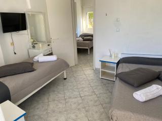 Poseidon Street ΝΕΑ ΜΕΣΑΓΓΑΛΑ Γκαρσονιέρα 3 - 7
