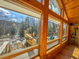 Amazing Private Lakefront with Hot Tub Fire Pit and Dock - Accident - 2