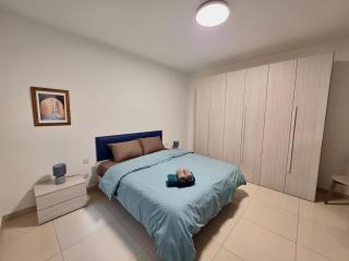 Marina, Bright Three Bedroom close to Valletta - 2