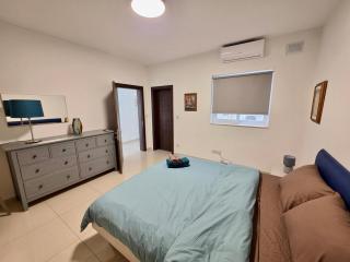 Marina, Bright Three Bedroom close to Valletta - 1