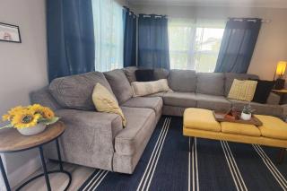 Tranquil Times a Serene 3BR Close to RJ Stadium with Screened Heated Pool, Outdoor Kitchen and Yard Chess - 7