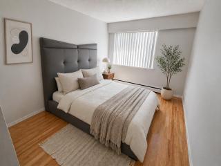 Prime Location 2BR Heart of Robson Area - 5