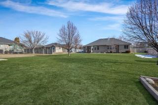 Spacious 6BR Entertainment Dream Home Sleeps 20 - 9