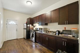 Private Rooms Furnished&Renovate for Short and Extended Stays - 3