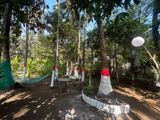 The Village Retreat - 8