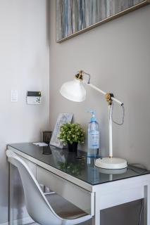 Cozy 1 Bedroom & Den Condo in Downtown Toronto - 5