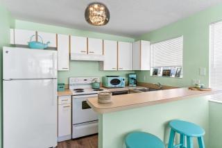 Canary Beach Cottage - 2