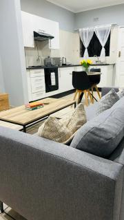Urban Living - Self Catering Apartment - 8