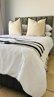 Urban Living - Self Catering Apartment - 2