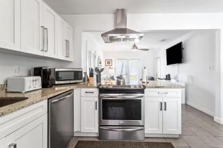 3 Palms Beachfront Cottages - 7
